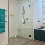 Installation of shower screen, Samut Prakan - Srinakarin Glass Aluminium