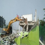 Demolish the old gas station. - Building demolition services in Bangkok - Sakchai Demolition.