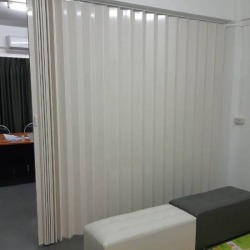 รับติดตั้งฉากกั้นห้อง PVC
