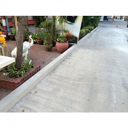 ลานคอนกรีต