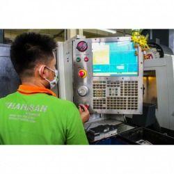 โรงกลึง CNC